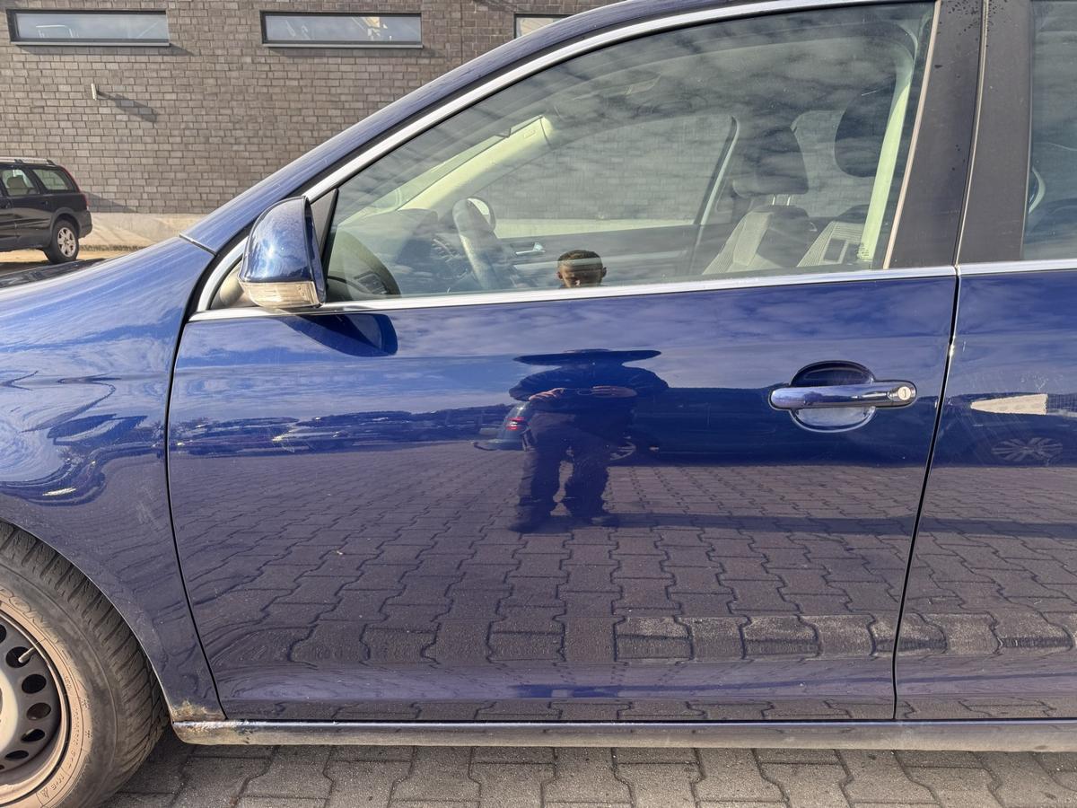 VW Jetta 1K2 original T&uuml;r vorn links LD5Q Shadow Blue Rohbau Bj.2009